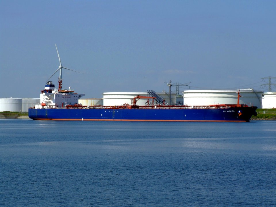 St. Helen p4 at the '4e Petroleumhaven', Port of Rotterdam, Holland 08-Jul-2007
