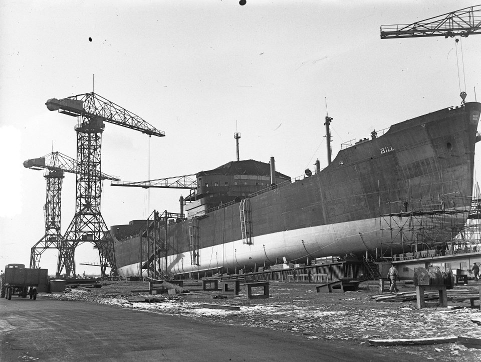 Ss. Bill op helling bij NDSM Amsterdam glasneatief, Bestanddeelnr 904-9443