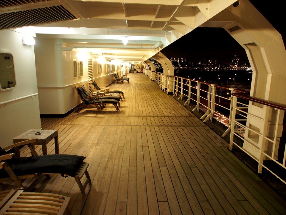 SS Rotterdam, foto Passagiersdek buiten