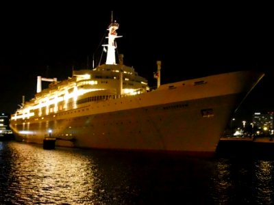 SS Rotterdam by night pic09