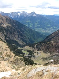 Spronser Tal talauswärts mit Sarntaler Alpen