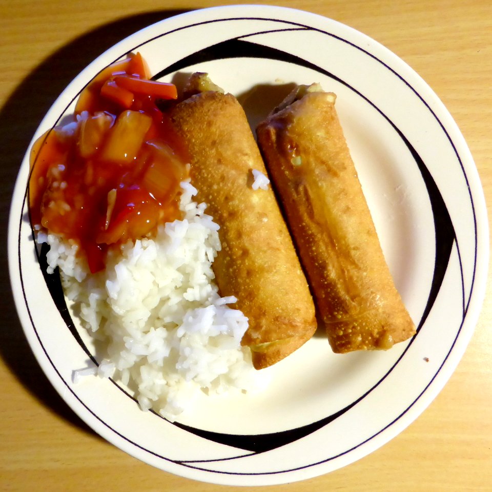 Spring-roll-with-rice