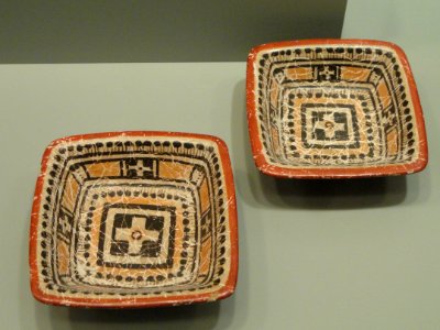 Square Dishes, 700-800 AD, Maya culture, northern Peten lowlands, Guatemala, earthenware with polychrome slips - Gardiner Museum, Toronto - DSC01161
