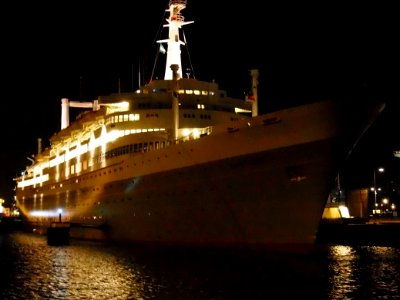 SS Rotterdam by night pic07