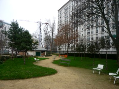 Square Julia Bartet