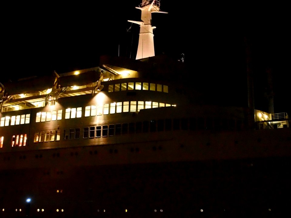 SS Rotterdam by night pic11