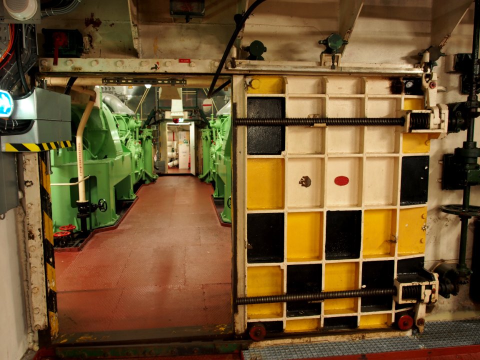 SS Rotterdam, Bulkhead, pic1
