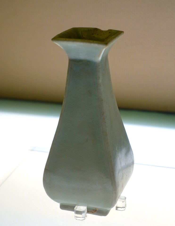 Square vase, Longquan kiln, unearthed from Yuan dynasty tomb in Dongxi, Jianyang, Sichuan, China, Southern Song dynasty, 1127-1279 AD, celadon glaze - Sichuan Provincial Museum - Chengdu, China - DSC04143