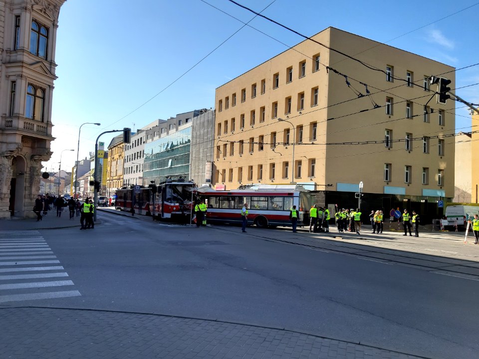SRAZKA TRAMVAJE A TROLEJBUSU BRNO 20190401 5