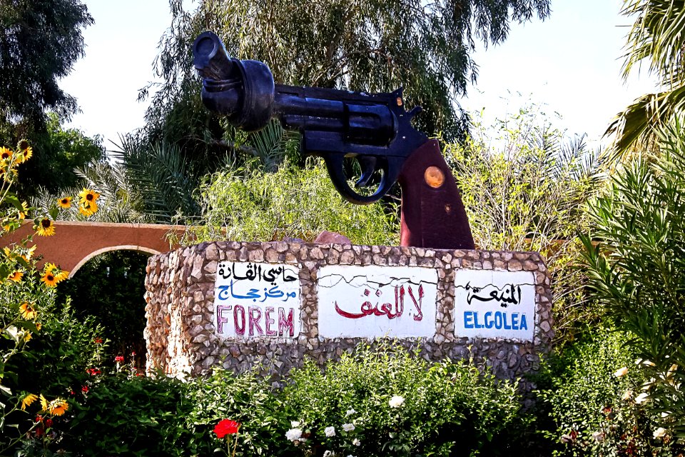 Stèle Non-violence - Hassi Gara حاسي القارة - لا للعنف