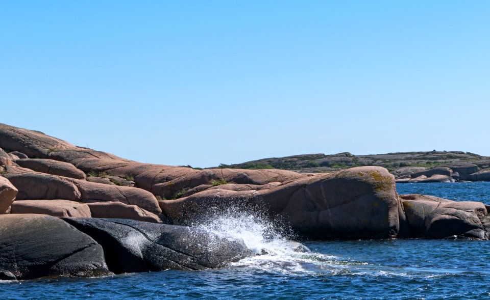 Stångehuvud red granite cliffs 05