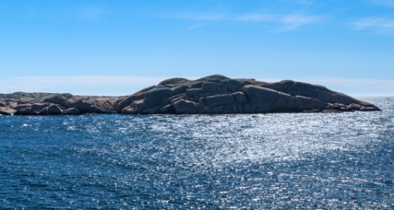 Stångehuvud red granite cliffs 15