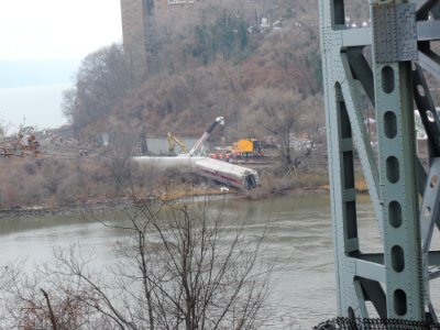 Spuyten Duyvil wreck fr halfway up HHB hill, Noon Monday jeh