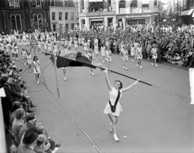 Sportweek, vlag zwaaien, Bestanddeelnr 903-4619