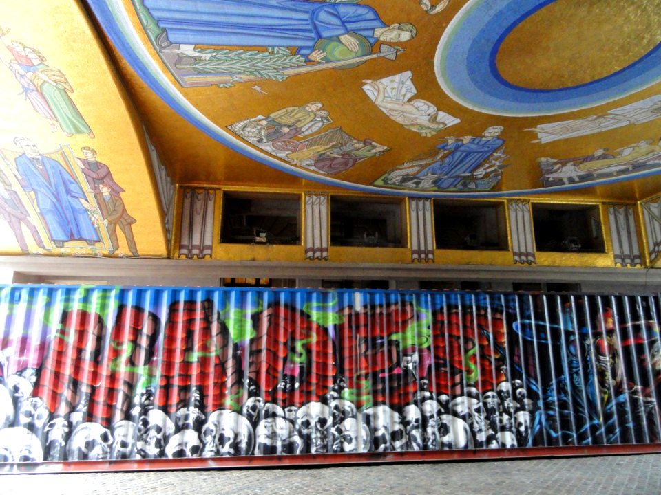 Stærekassen mosaic with graffiti - Copenhagen - DSC08429