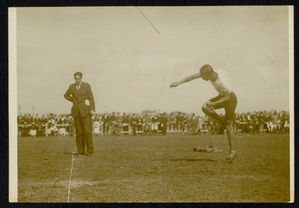 Sportwedstrijd, speerwerpen, Bestanddeelnr 158-0634