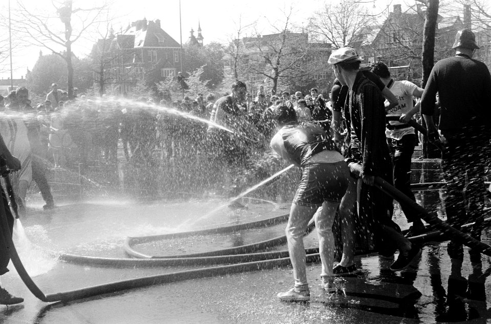 Spuitbalwedstrijd op Museumplein, Bestanddeelnr 919-1012