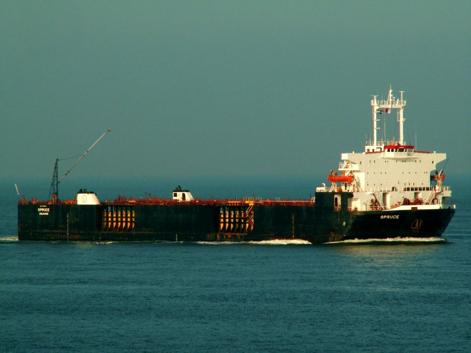 Spruce - IMO 7734167 - Callsign V7EJ2 04January2006