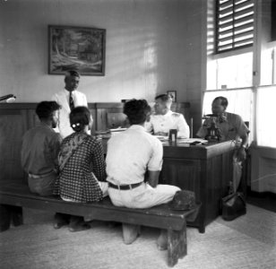 Spreekuur van de districtscommissaris in Nieuw-Nickerie, Bestanddeelnr 252-5394