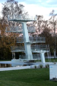 Sprungturm des Schwimmstadions Auedamm 21 in Kassel