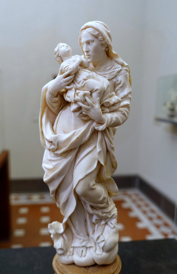 St. Anne with St. Mary in her Arms, by Ehrgott Bernhard Bendel, probably before 1700, ivory - Bode-Museum - DSC03440
