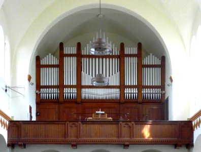 St. Eduard-Kirche (Berlin-Neukölln) Orgelempore (cropped)