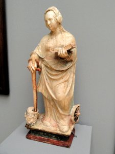 St. Catherine of Alexandria by unknown French sculptor - Statens Museum for Kunst, Copenhagen - DSC08150