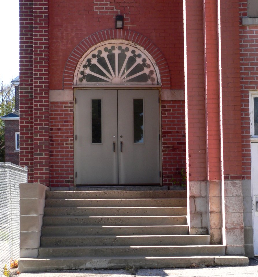 St. Boniface school (Sioux City) NE door