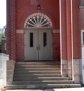 St. Boniface school (Sioux City) NE door