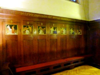 St. Elisabeth (Berlin-Schöneberg) Kreuzwegstationen an der Ostwand