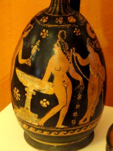 Squat Lekythos, Apulian, view 2, about 330-320 BC, attributed to the Cleveland Group - George Walter Vincent Smith Art Museum - DSC03686