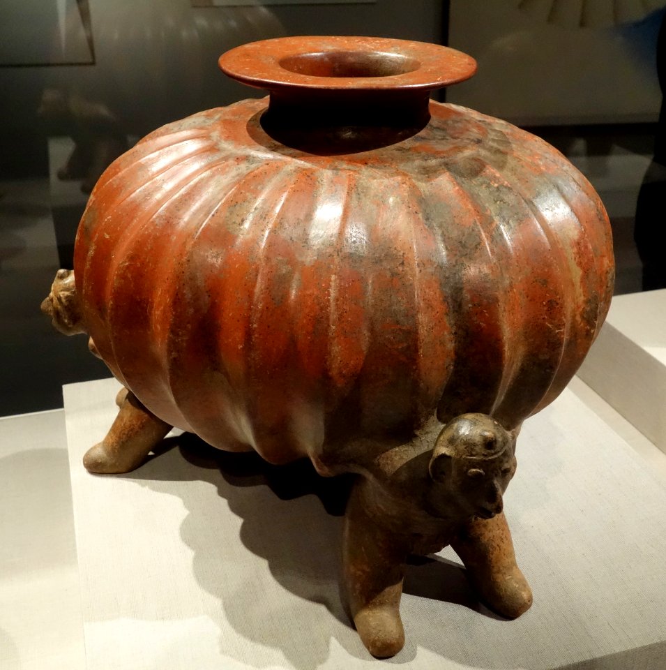 Squash vessel with men, West Mexico, Colima, 300 BC to 300 AD, earthenware - De Young Museum - DSC00431