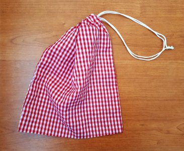Squared drawstring textile bag - 22 x 26 cm - B