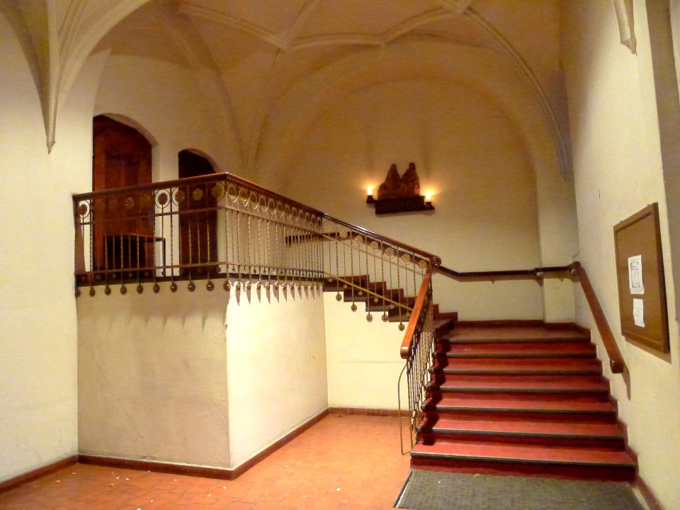 St. Elisabeth (Berlin-Schöneberg) Eingangshalle