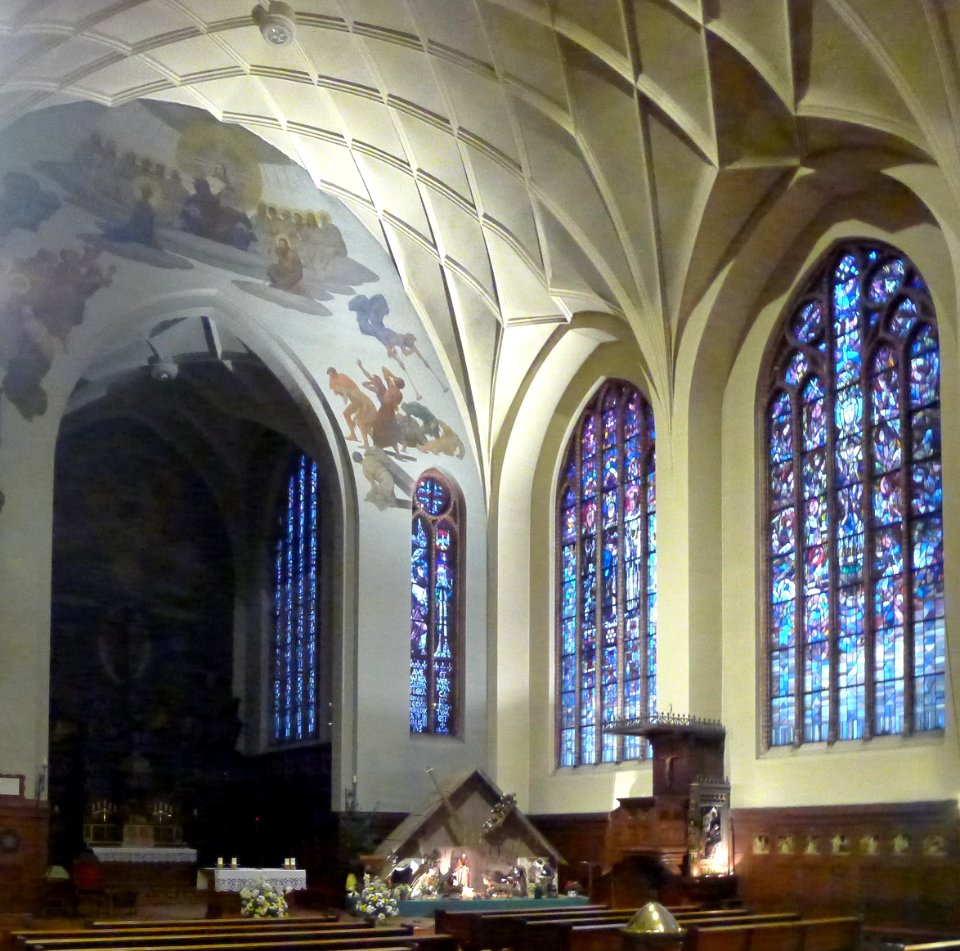 St. Elisabeth (Berlin-Schöneberg) Blick zum Triumphbogen