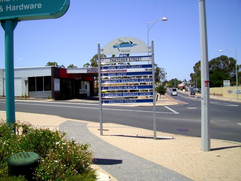 Street sign assembly at Thatcher Street, Waroona 2 (E37@WTW2013)