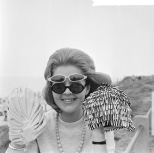 Strandmode 1964, badmuts uit het jaar 1900, Bestanddeelnr 916-4567