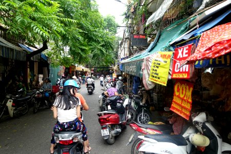 Street scene - Hanoi, Vietnam - DSC03679