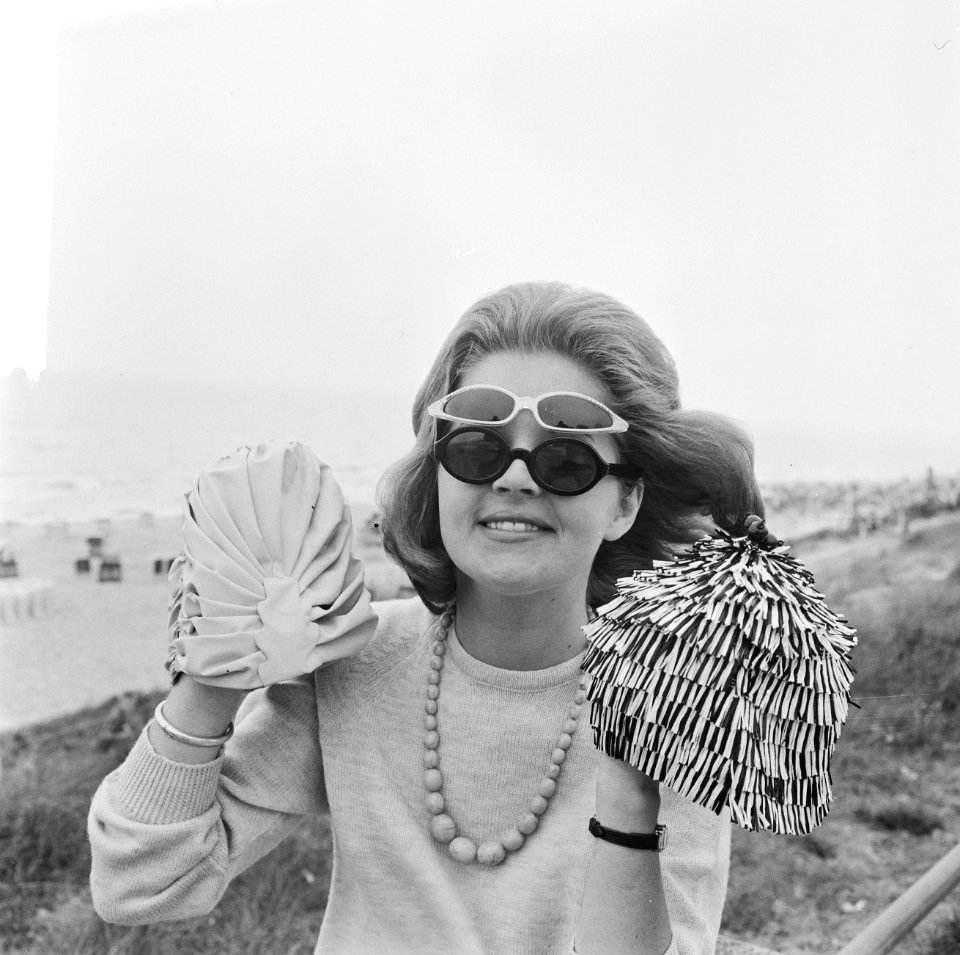 Strandmode 1964, badmuts uit het jaar 1900, Bestanddeelnr 916-4572