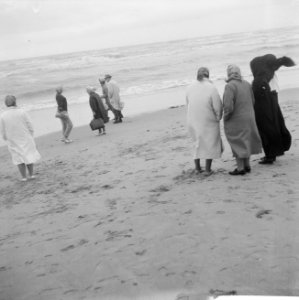 Strand bij storm Zandvoort, Bestanddeelnr 914-3009