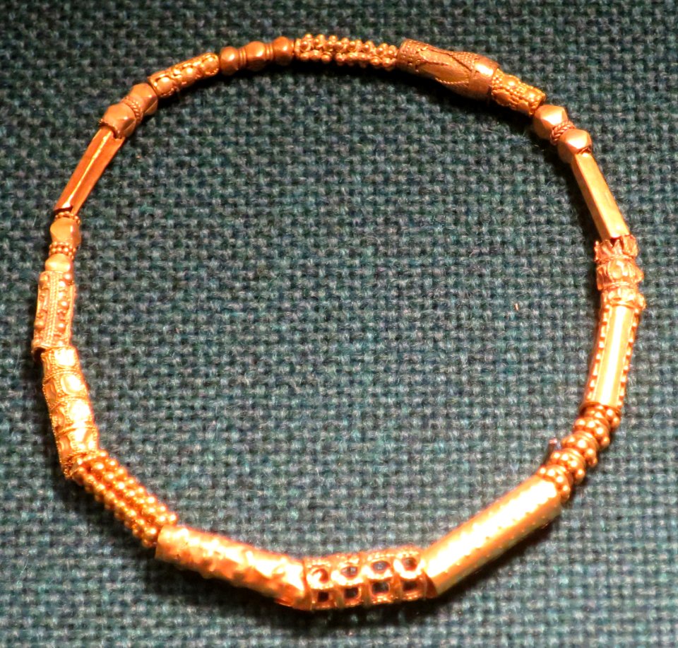 Strand of beads from the Philippines, 12th-15th century, gold, Honolulu Museum of Art 12436.1