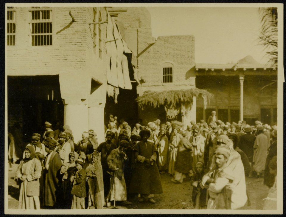 Street Scene in Kanikan, Bestanddeelnr 158-1498