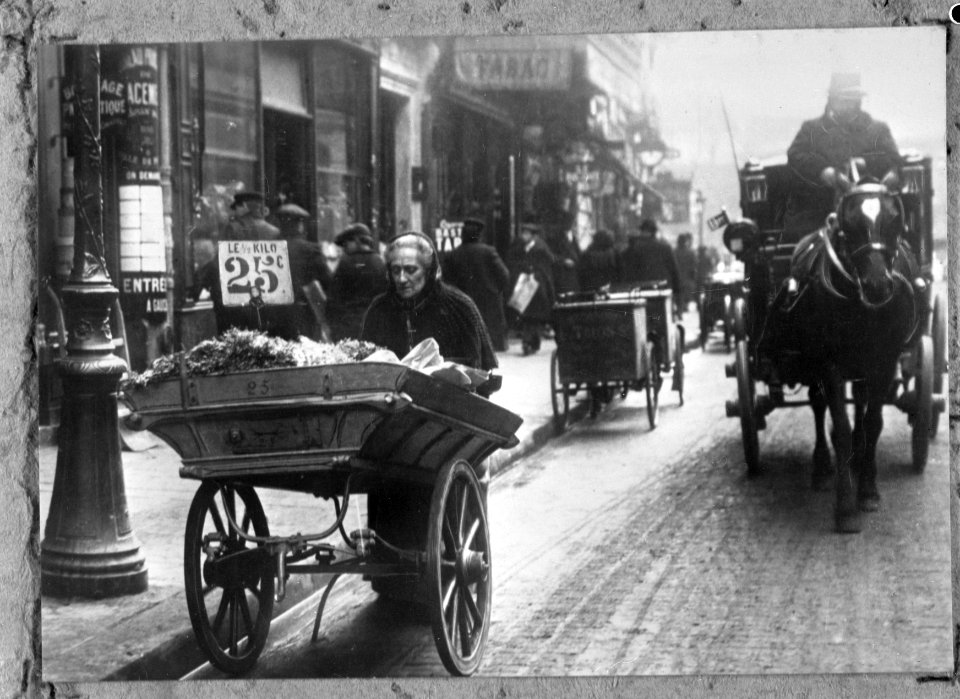 Straatbeelden, wagens, bevolking, Bestanddeelnr 252-9277