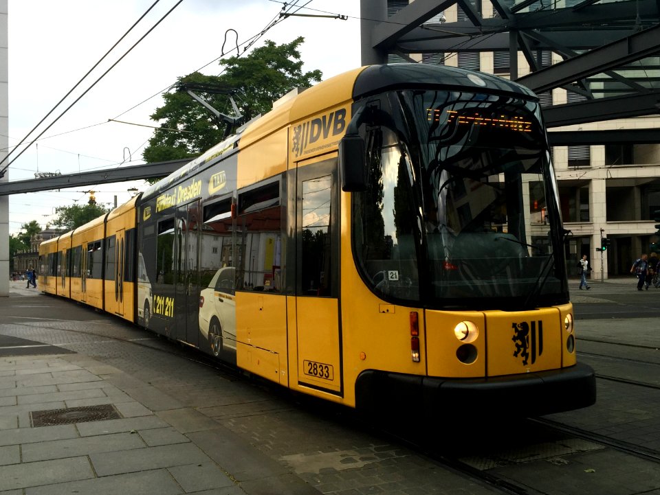 Straßenbahnwagen 2833 Dresden