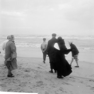 Strand bij storm Zandvoort, Bestanddeelnr 914-3011