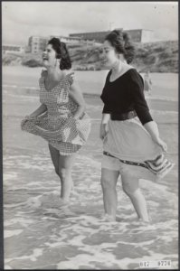 Stranden, recreatie, vrouwen, Bestanddeelnr 047-0776
