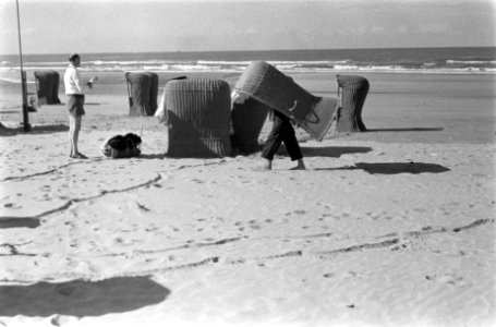 Strandleven in Zandvoort loopt ten einde, Bestanddeelnr 911-6284 photo