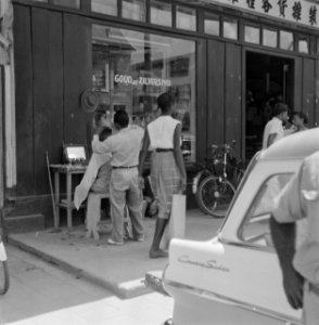 Straatbeelden, kappers, Bestanddeelnr 250-8493