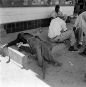 Straatbeelden, mannen, Bestanddeelnr 250-8496