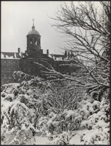 Straatbeelden, pleinen, sneeuw, Bestanddeelnr 072-1015